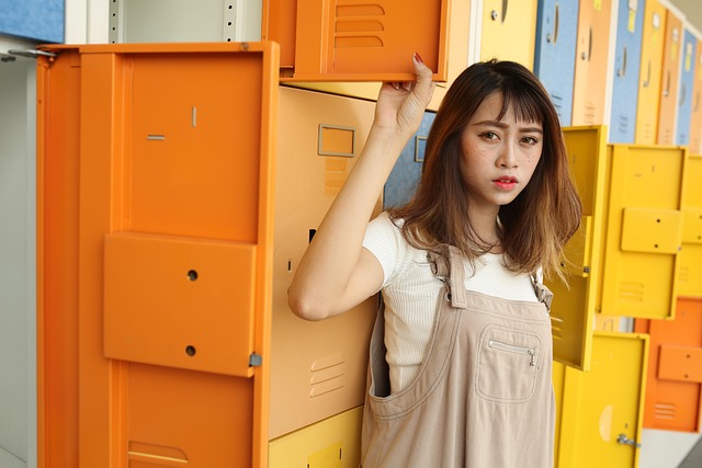 clothing in shopping-money-2
