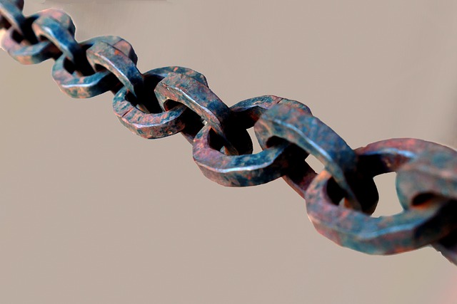 chain in economy-business-2