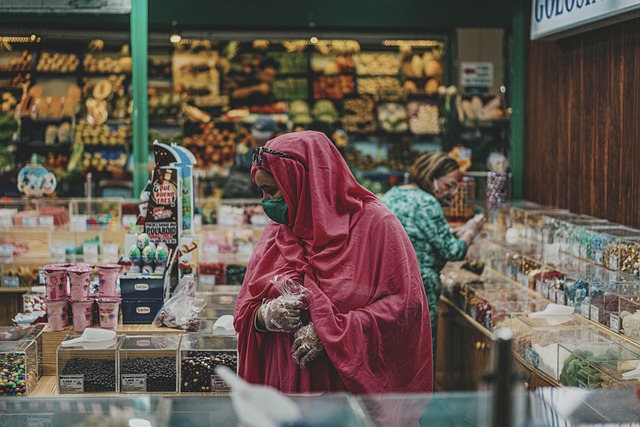 shopping in shopping-money