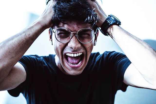 yell in communication