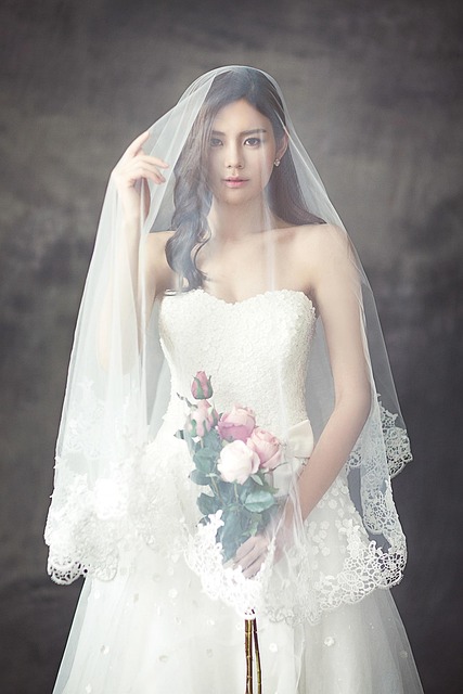 veil in shopping-money-3