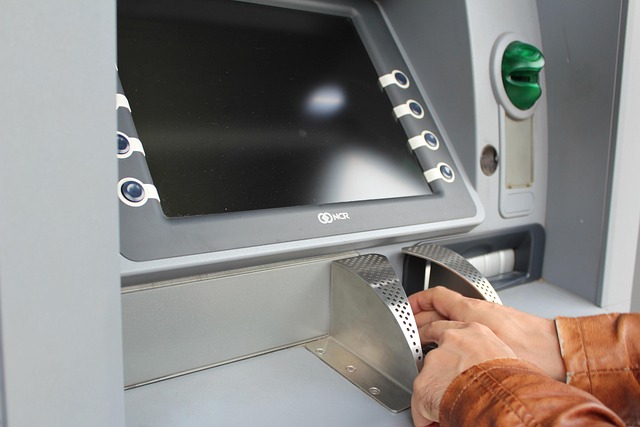 withdraw in shopping-money