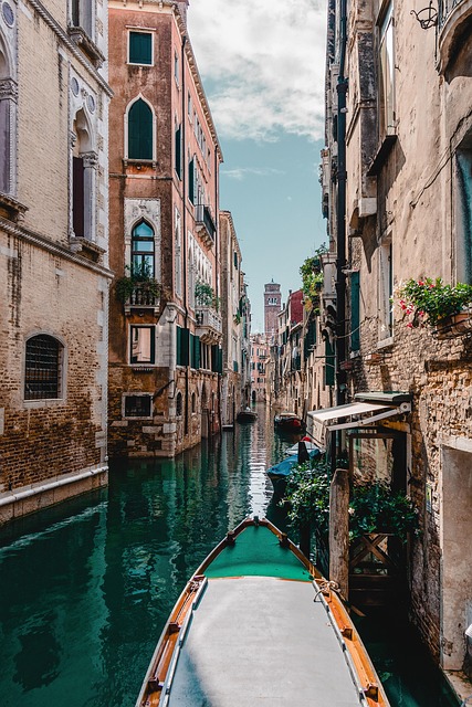 narrow in degree-quantity